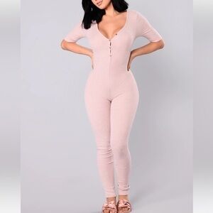 Fashion nova fast love henley jumpsuit blush overalls size Large NWT blush